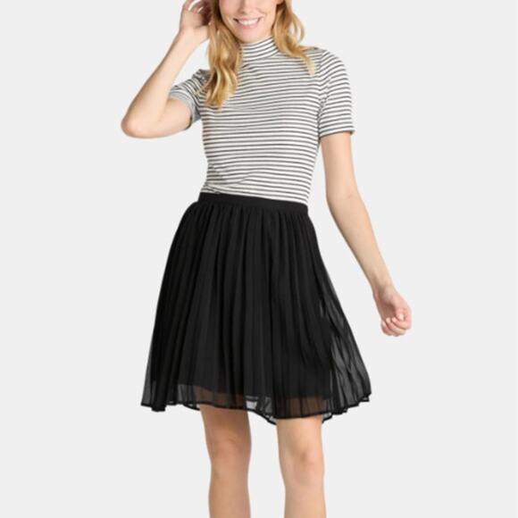 Time and Tru Women's Sunburst Pleated Chiffon Work Mini Skirt Goth Size L Black - Picture 1 of 8